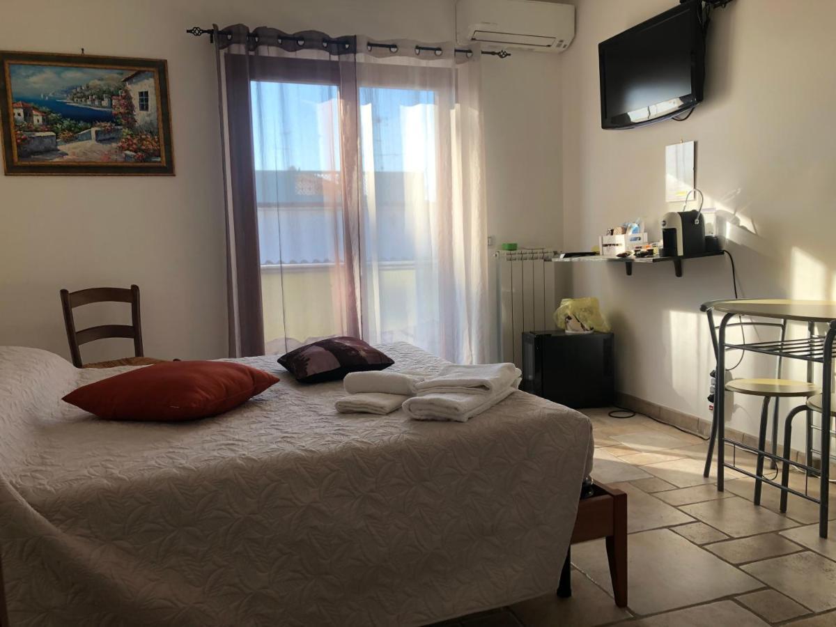 Luxury B&B Resort Anzio Ruang foto