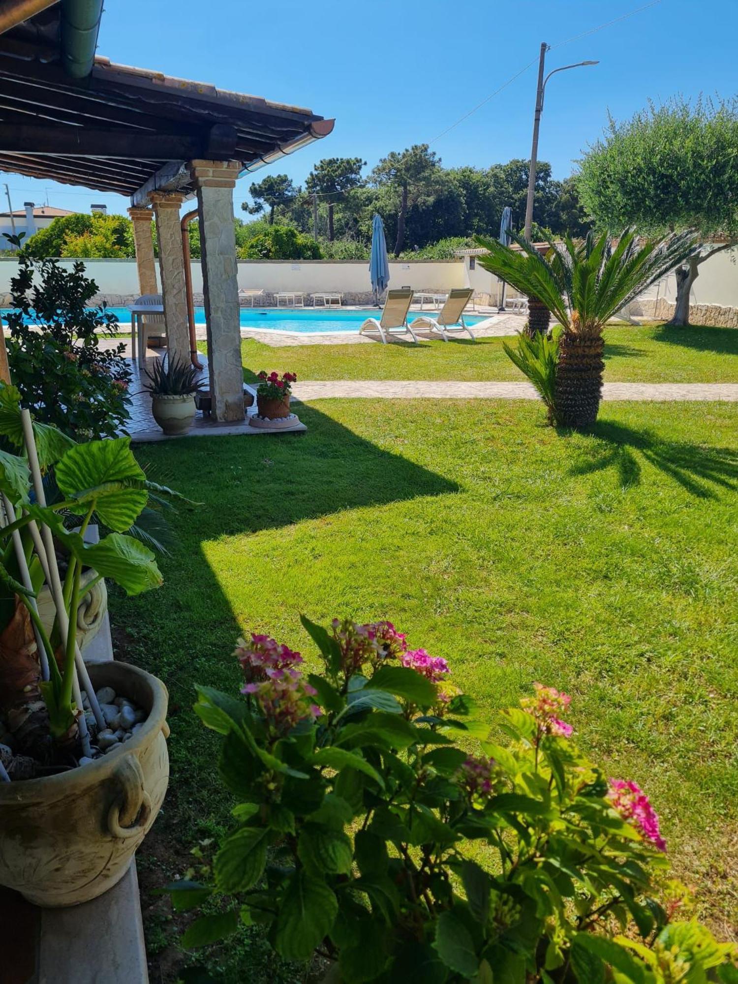 Luxury B&B Resort Anzio Bagian luar foto